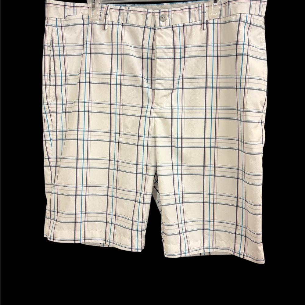 Greg Norman Collection Men’s Plaid Golf Shorts
